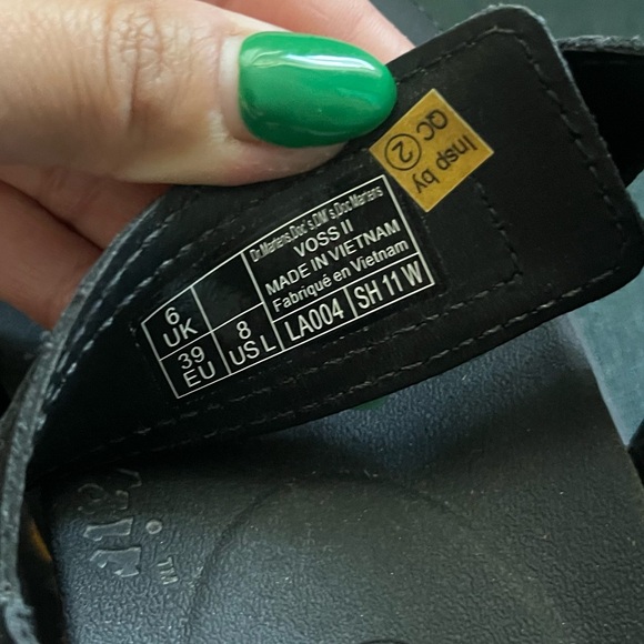 Dr. Martens | Voss II Sandal Size: 8 - Picture 7 of 8